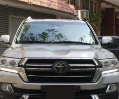 Rent a Limousine: Explore Egypt's Wonders in a Toyota Land Cruiser.
