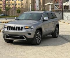 إيجار جراند شيروكي – SUV فاخرة لكل الطرق والمناسبات