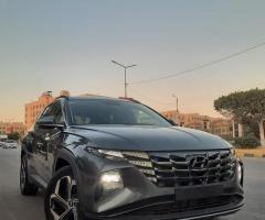 إيجار هيونداي توسان بالسائق: انطلق بأمان وراحة.