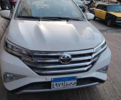 إيجار تويوتا راش مع سائق: مساحات واسعة وراحة بلا حدود.