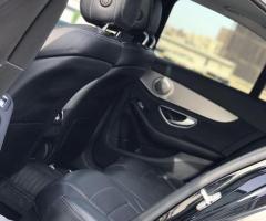 إيجار Mercedes C180 بالسائق: الأناقة الألمانية في كل تفصيلة.