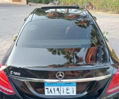 إيجار Mercedes C180 بالسائق: الأناقة الألمانية في كل تفصيلة.