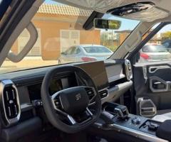 إيجار جيتور T2 بالسائق... استمتع برحلتك دون عناء القيادة.