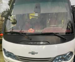 أتوبيس شيفروليه 33 راكب مكيف، مثالي للرحلات العائلية الكبيرة