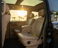 إيجار مرسيدس فيانو بالسائق... الحل الأمثل لنقل الشخصيات الهامة.