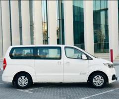 إيجار هيونداي H1 بالسائق – الحل الأمثل للعائلات والمجموعات