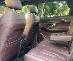 ايجار سيارة الأحلام جيتور X90، تجربة VIP حقيقية بالسائق.