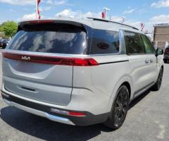 إيجار كيا كرنفال 7 راكب لخدمة ليموزين المطار العائلي من تورزم تورز
