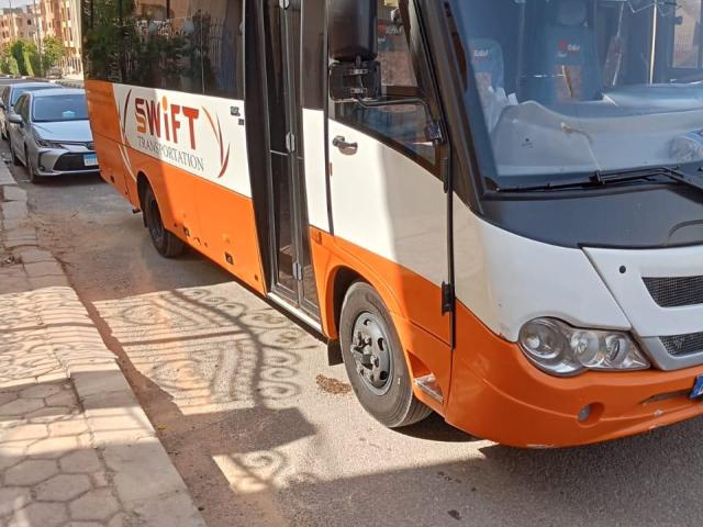 إيجار أتوبيس سياحي 33 راكب – جولات عائلية وسياحية في مصر مع ليموزين نصّار