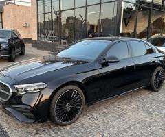 إيجار مرسيدس E200 موديل 2025 لاستقبال كبار الزوار من المطار