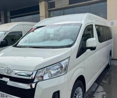 إيجار ميكروباص تويوتا هاي اس 14 راكباً للنقل الجماعي