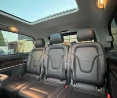 إيجار V-Class فيانو (Mercedes Viano) بالسائق لراحة لا مثيل لها.