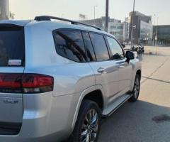 Book Your Toyota Land Cruiser 2025 Rental with Chauffeur to/from Cairo Airport