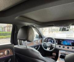 إيجار فان مرسيدس فيانو (Viano) العائلية الفاخرة