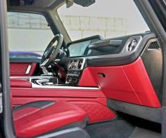 احجز الأسطورة مرسيدس G63: تجربة فاخرة وقوية بالسائق الشخصي.