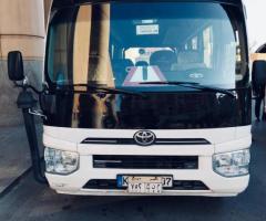 إيجار ميني باص تويوتا كوستر 24 فرد - الكفاءة اليابانية للنقل الجماعي