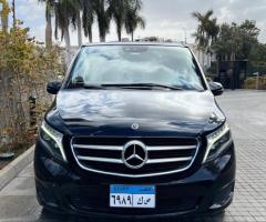 إيجار مرسيدس فيانو بالسائق لكبار الزوار... الأناقة في كل تفصيل.