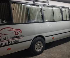 استأجر تويوتا كوستر (30 راكب) لرحلتك السياحية!