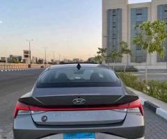 إيجار هيونداي إلنترا للتنقلات اليومية داخل المدينة