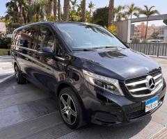 إيجار مرسيدس فيانو بالسائق: تمتع بأقصى درجات الهدوء والخصوصية.