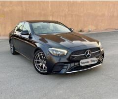 إيجار مرسيدس E200 موديل 2025 بالسائق