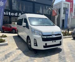 إيجار تويوتا هايس الجديدة: اعتمادية يابانية لرحلاتك اليومية والعملية.