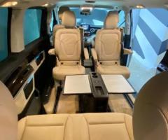 ايجار مرسيدس فيانو الأناقة والرحابة مع سائق خاص وخدمة ليموزين مطار القاهرة.