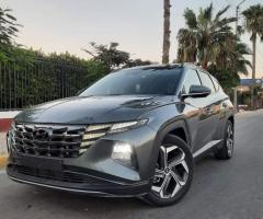 إيجار هيونداي توسان خيارك الأنيق للتنقلات اليومية والاجتماعات بالسائق الشخصي.