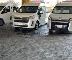 إيجار ميكروباص تويوتا هايس 14 راكباً بالسائق