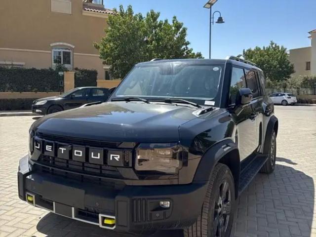 إيجار جيتور T2 بالسائق لتجربة تنقل عصرية ومريحة في كل الظروف.