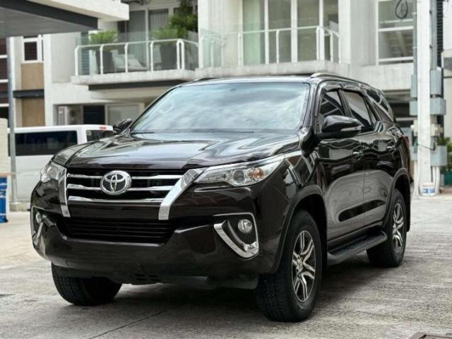 إيجار فورتشنر الحديثة بالسائق.. توازن مثالي بين القوة والراحة في مشاويرك اليومية.