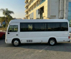 رحلة مجموعتك أسهل وأريح.. إيجار تويوتا كوستر 21 فرد!