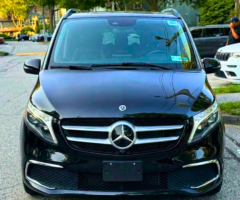 عنوان الفخامة والخصوصية.. إيجار مرسيدس فيانو 7 راكب VIP!