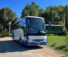 ملك الطرق والرحلات الجماعية.. إيجار أتوبيس مرسيدس 50 راكب!