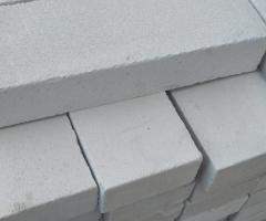 طوب ابيض رغوي وخفيف