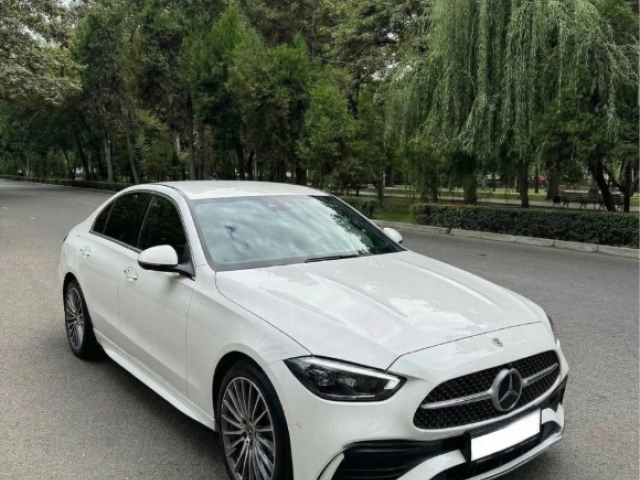 أناقة تخطف الأنظار وأداء لا يضاهى.. إيجار مرسيدس C180!