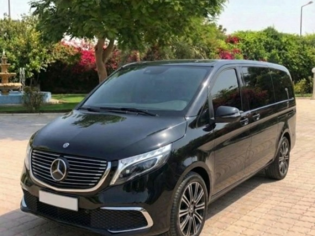 فخامة المستقبل بين يديك.. إيجار مرسيدس فيانو موديل 2025!