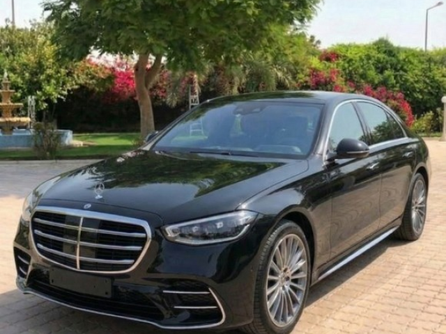 قمة الفخامة والرقي.. إيجار مرسيدس S500 ليموزين!