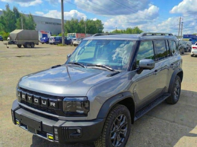 وحش المغامرة والأناقة.. إيجار جيتور T2 دفع رباعي!