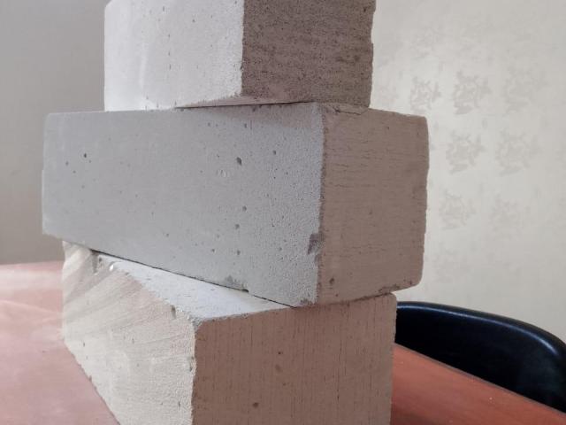 طوب ابيض خفيف