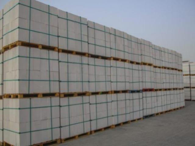 طوب ابيض رغوي وخفيف