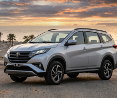 استمتع بفخامة الرحلة مع تويوتا راش 2024 - رفاهية وأمان مع تورست ترافيل! ????✨