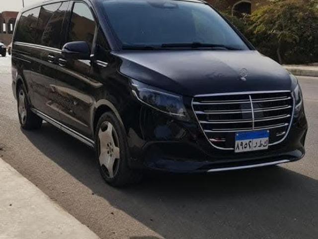 ايجار مرسيدس فيانو VIP.. مكتبك المتنقل الأكثر رفاهية في مصر!