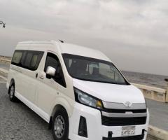 ايجار ميكروباص هايس 14 راكب.. استقبال ملكي من المطار لباب البيت!