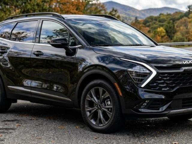 استأجر كيا سبورتاج 2024 بسائق مع شركه تورست الرفاهية والأمان في كل مشوار