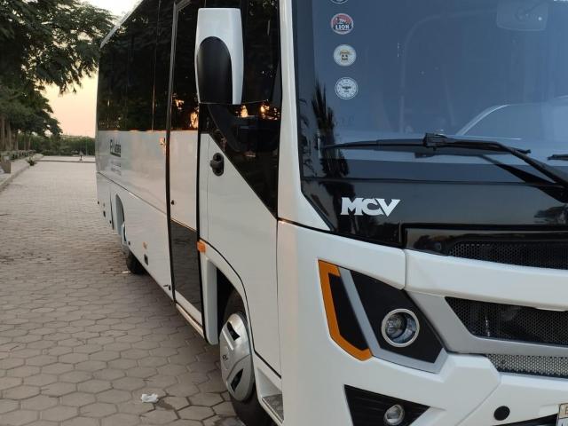 إيجار أتوبيس 33 راكب بالسائق لرحلات اليوم الواحد والعائلات.