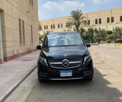 إيجار مرسيدس V250 الفخمة بالسائق لخدمات رجال الأعمال.