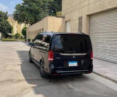 إيجار مرسيدس V250 الفخمة بالسائق لخدمات رجال الأعمال.