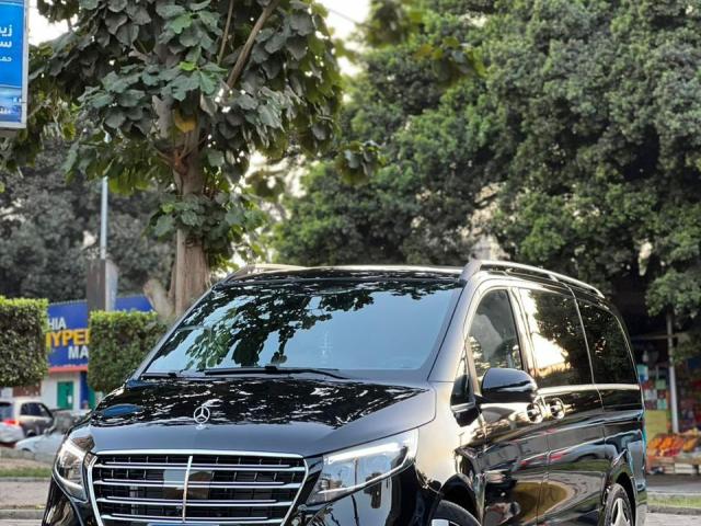 إيجار مرسيدس V300 موديل 2024.. رفيقك الأمثل لرحلات VIP في مصر فخامه