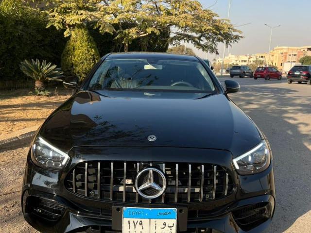 إيجار مرسيدس E200 للزيارات الرسمية.. فخامة تليق بك وسائق محترف.